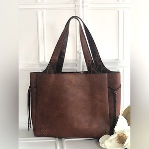 Brand New-Time and Tru -Brown-Tote Handbag